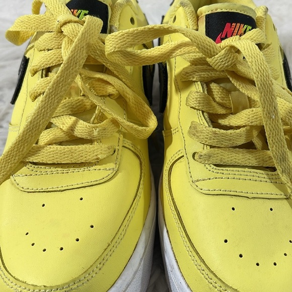 NIKE Air Force 1 Low Shoes Yellow Purse Removable Swoosh‎ Black Size 4.5Y Youth - Picture 4 of 14